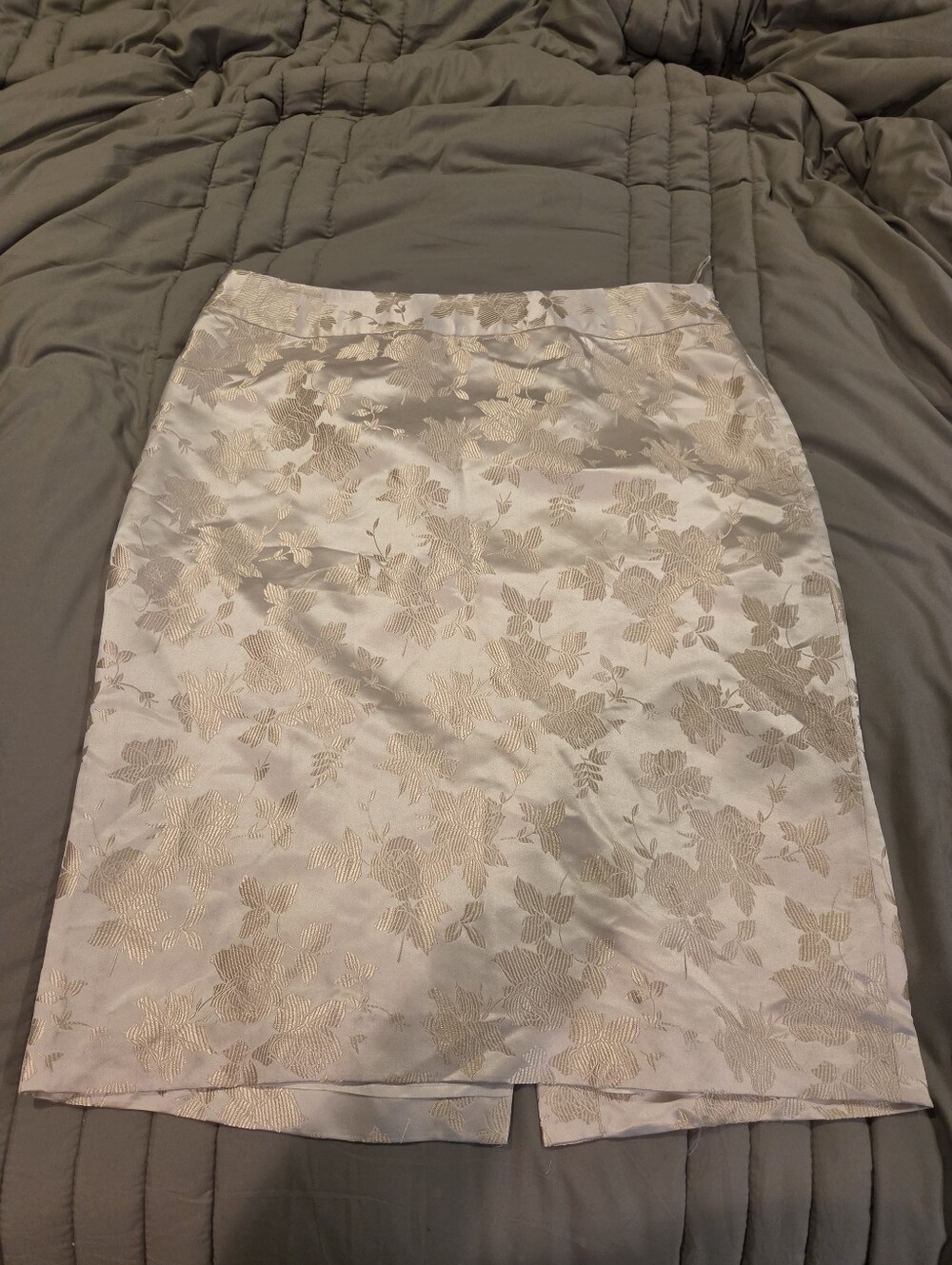 Banana Republic Cream Floral Jacquard Pencil Skirt with Gold Accents